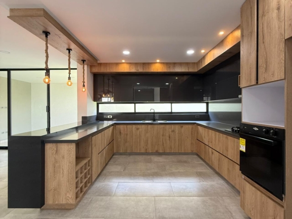 Espacios modernos, acabados premium y una vida rodeada de naturaleza y comodidad. ¡Tu nueva historia empieza aquí!