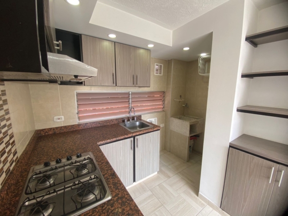 La cocina que siempre soñaste, lista para estrenar. Disfruta preparando tus comidas favoritas en un espacio moderno, funcional y lleno de estilo, pensado para inspirar momentos especiales. Este apartamento en Colinas de Menga combina comodidad, ubicación estratégica y acabados que marcan la diferencia.