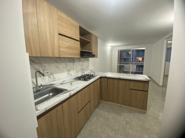 SI LO QUE BUSCAS ES UN APARTAMENTO DONDE TENGAS QUE ENTRAR EN GASTOS Y HACER REMODELACIONES… ESTE NO ES PARA TI. Porque este apartamento en Conjunto Caracolí – Piso 7, al sur de Cali, ya tiene todo lo que necesitas listo para disfrutar. No hay obra gris, no hay pendientes, no hay excusas. Solo llegar, desempacar y empezar a vivir.