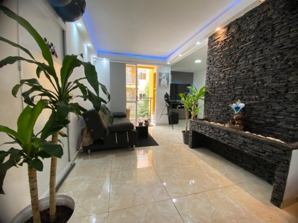 APARTAMENTO REMODELADO EN VENTA – POBLADO CAMPESTRE | UNIDAD SOLARES ✨ Diseño, comodidad y acabados que marcan la diferencia. 💰 Precio de venta: $180.000.000 📍 Poblado Campestre – Unidad Residencial Solares 📐 53 m² 🏢 Piso 2