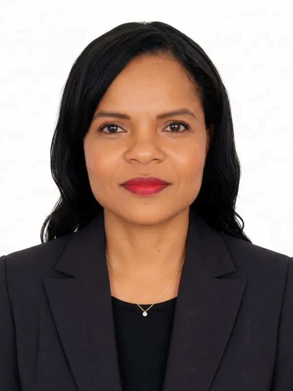 Alejandra Vargas, asesora inmobiliaria de FK HOME en Cali